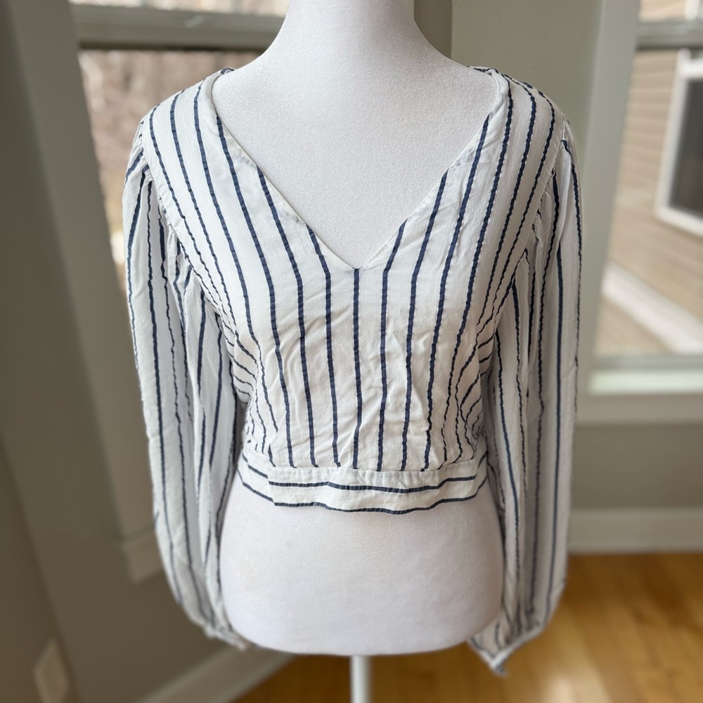 ZARA White Navy Blue Striped Tie Back V Neck Blouson Sleeve Cropped Blouse Sz L - Picture 10 of 10